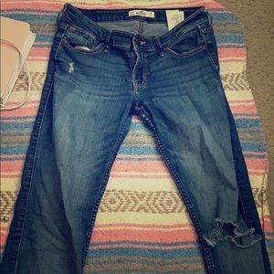 Low rise jeans don’t fit my body well.